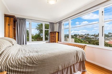Photo of property in 12 Owhiti Street, Titahi Bay, Porirua, 5022