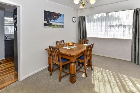 Photo of property in 1 Awakino Place, Manurewa, Auckland, 2102