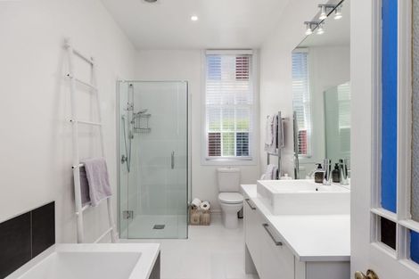 Photo of property in 33 Hawkesbury Avenue, St Albans, Christchurch, 8014