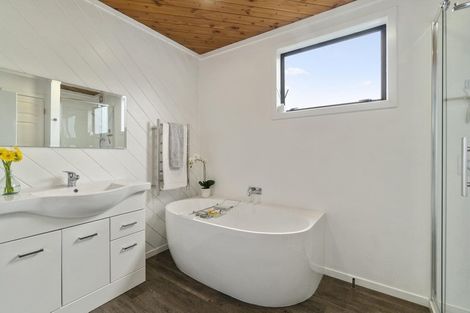 Photo of property in 243 Royal Road, Massey, Auckland, 0614