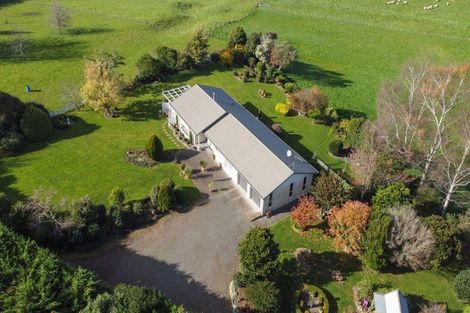 Photo of property in 241 Adelaide Road, Dannevirke, 4930
