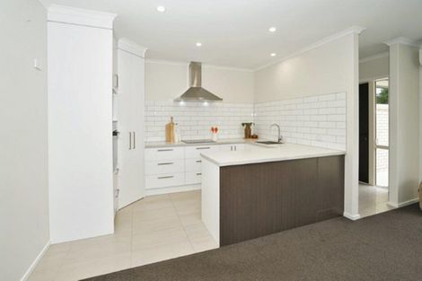 Photo of property in 2 Pryce Place, Silverdale, Hamilton, 3216