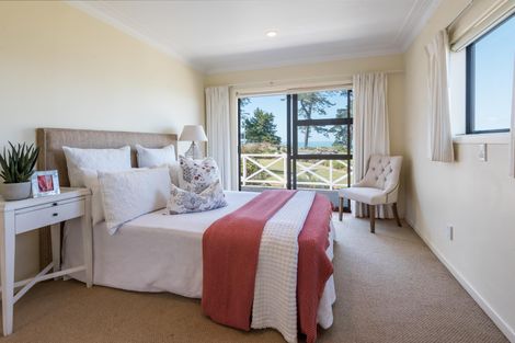 Photo of property in 58 Marine Parade, Mellons Bay, Auckland, 2014