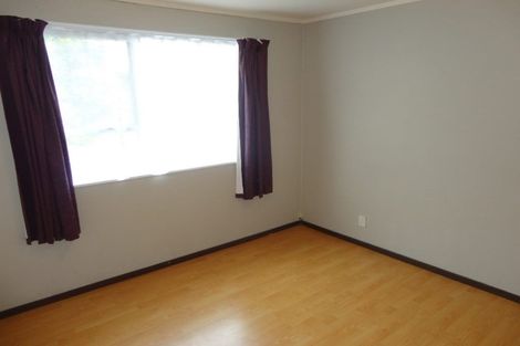 Photo of property in 9/26 Islington Avenue, New Lynn, Auckland, 0600