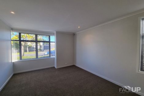 Photo of property in 52 Vinograd Drive, Te Atatu Peninsula, Auckland, 0610