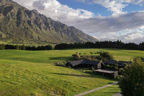 Photo of property in 13 Pendeen Crescent, Jacks Point, Queenstown, 9371