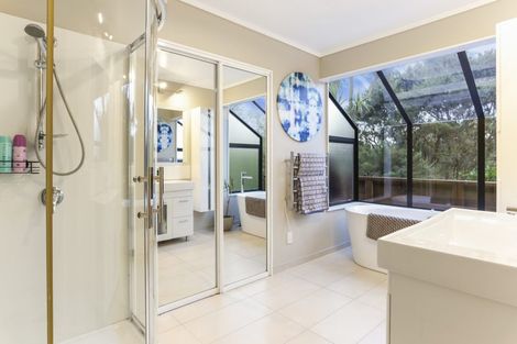 Photo of property in 60 Scott Road, Stanmore Bay, Whangaparaoa, 0932