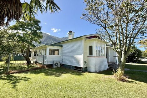 Photo of property in 266 Whitaker Street, Te Aroha, 3320