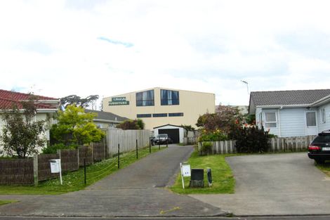 Photo of property in 29 Robert Skelton Place, Clendon Park, Auckland, 2103
