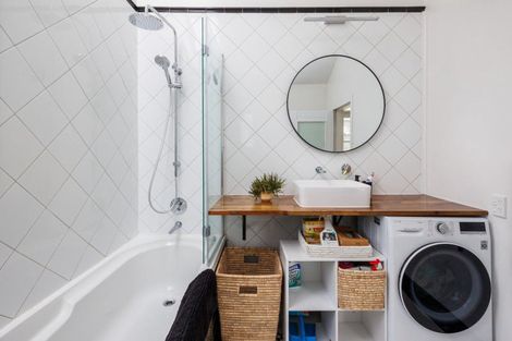 Photo of property in 33 Fitzroy Street, Terrace End, Palmerston North, 4410