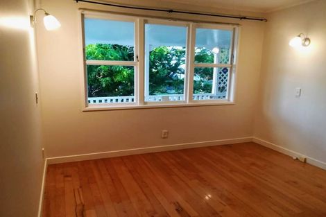 Photo of property in 2a Waller Avenue, Bucklands Beach, Auckland, 2012