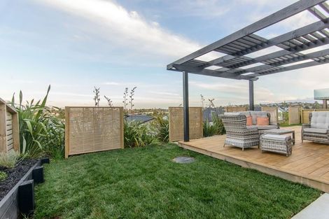 Photo of property in 32 Caldera Drive, Long Bay, Auckland, 0630