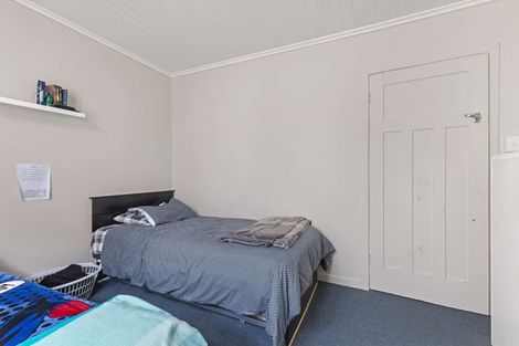 Photo of property in 32 Pendarves Street, New Plymouth, 4310