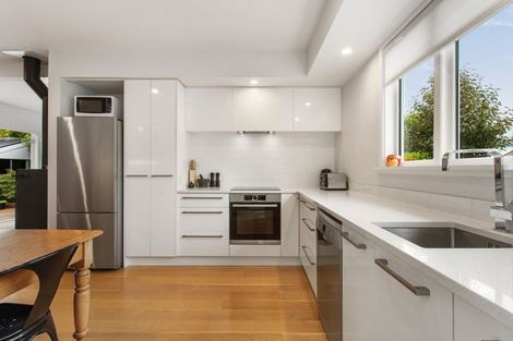 Photo of property in 98 Hamilton Avenue, Ilam, Christchurch, 8041