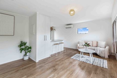 Photo of property in 3/81 Hutchinson Avenue, New Lynn, Auckland, 0600