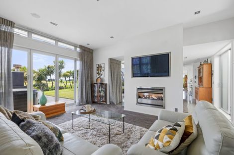 Photo of property in 12 Sampson Avenue, Waiwhakaiho, New Plymouth, 4312