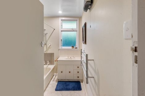 Photo of property in 14 Solway Street, Holmes Hill, Oamaru, 9401