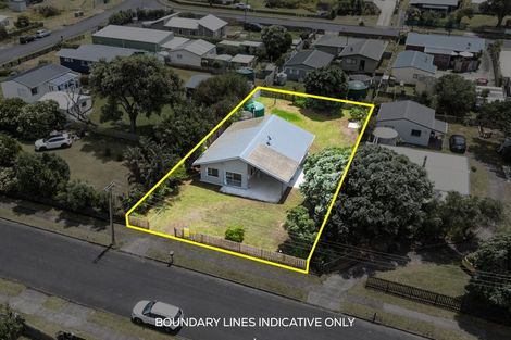 Photo of property in 1 Cordyline Road, Port Waikato, Tuakau, 2695