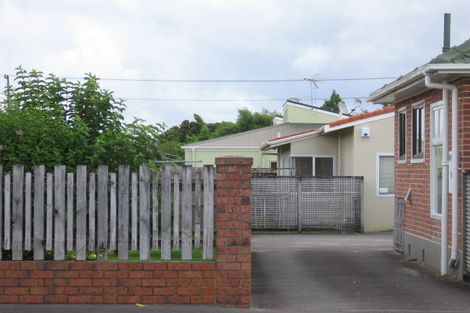 Photo of property in 30a Oakley Avenue, Waterview, Auckland, 1026