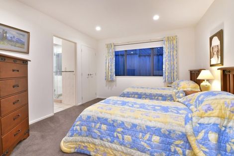 Photo of property in 13 Joydon Place, Stanmore Bay, Whangaparaoa, 0932