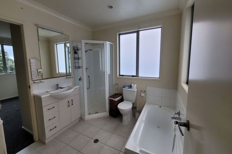 Photo of property in 11l Clearwater Cove, West Harbour, Auckland, 0618