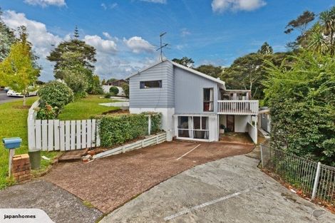 Photo of property in 66 Easton Park Parade, Glenfield, Auckland, 0629