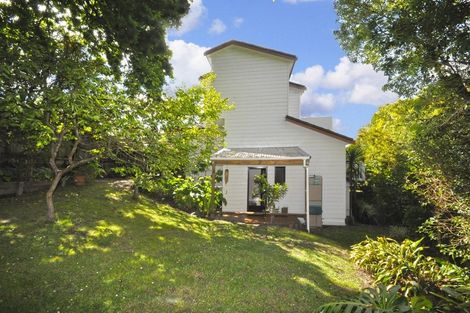 Photo of property in 2/710 East Coast Road, Milford, Auckland, 0620