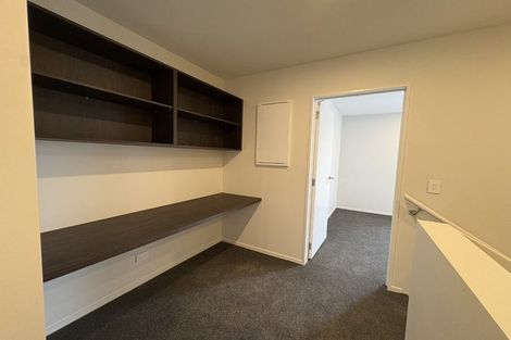 Photo of property in 2/79 Edmonton Road, Henderson, Auckland, 0612