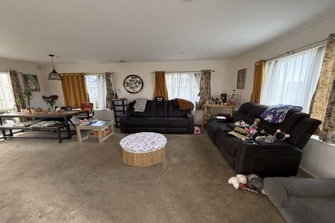 Photo of property in 11 Charta Place, Sunnyvale, Auckland, 0612