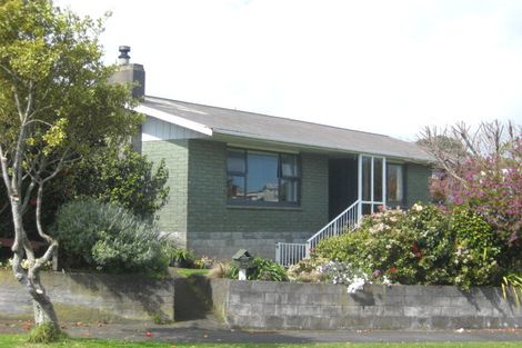 Photo of property in 22 Rospeath Crescent, Spotswood, New Plymouth, 4310