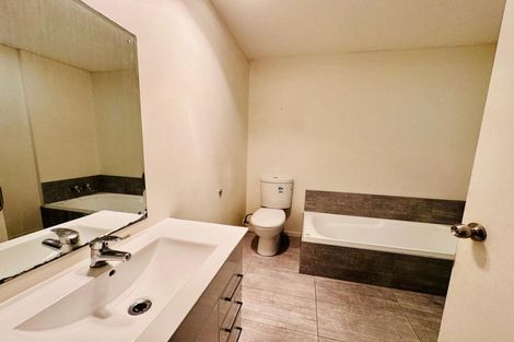 Photo of property in 25 Montilla Place, Manurewa, Auckland, 2102