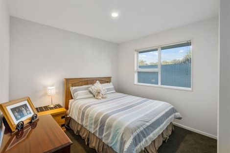 Photo of property in 52 Englefield Road, Northwood, Christchurch, 8051