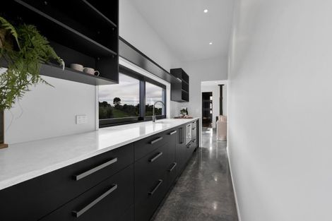 Photo of property in 29 Washer Road, Omata, New Plymouth, 4374