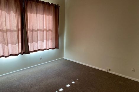Photo of property in 1/10 Ocean View Road, Northcote, Auckland, 0627