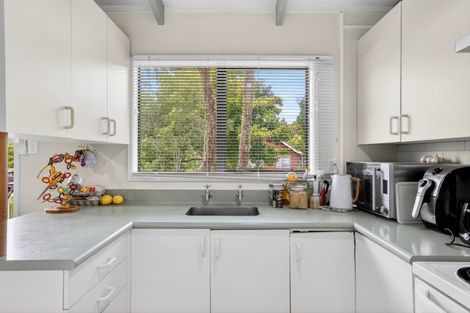 Photo of property in 8 Wirihana Road, Titirangi, Auckland, 0604