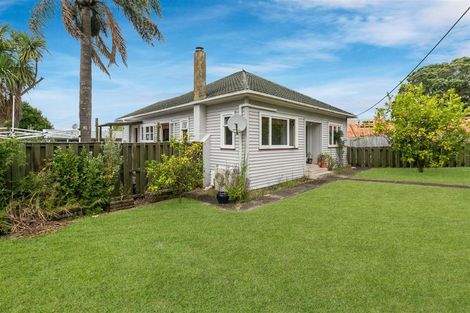 Photo of property in 48 Astley Avenue, New Lynn, Auckland, 0600