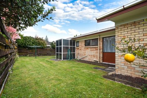 Photo of property in 2/31 Ti Nana Crescent, Henderson, Auckland, 0610