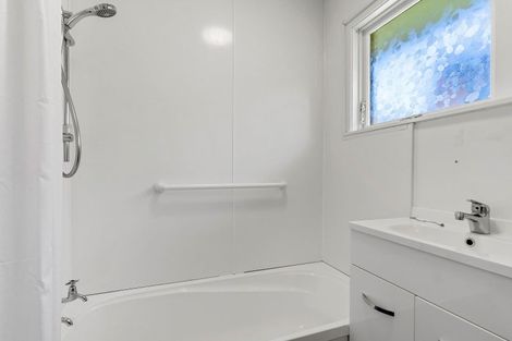 Photo of property in 3 Sturges Road, Henderson, Auckland, 0610