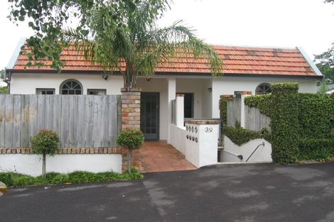 Photo of property in 2/39 Anglesea Street, Freemans Bay, Auckland, 1011