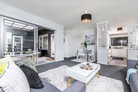 Photo of property in 4/1 Manuka Road, Bayview, Auckland, 0629