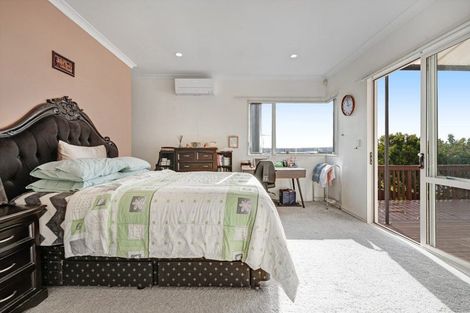 Photo of property in 31 Black Teal Close, Unsworth Heights, Auckland, 0632