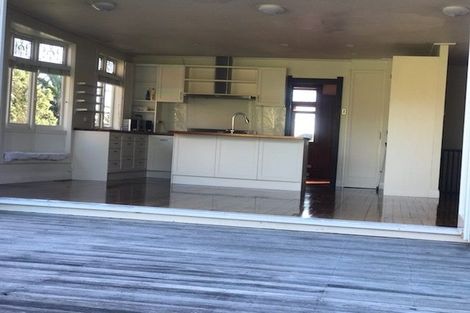 Photo of property in 5 Maungakiekie Avenue, Greenlane, Auckland, 1051