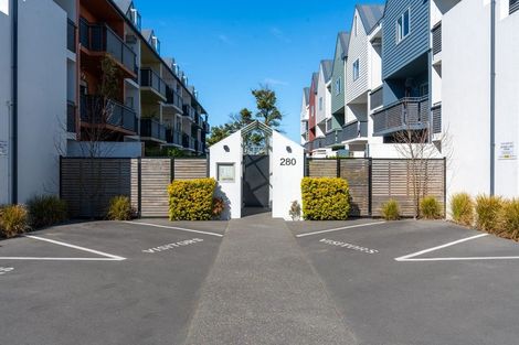 Photo of property in Amuri Park Apartments, 4/280 Bealey Avenue, Christchurch Central, Christchurch, 8013