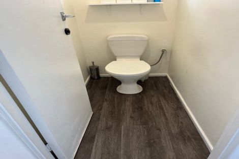 Photo of property in 8 Harry Ward Place, Henderson, Auckland, 0610