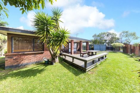 Photo of property in 18 Bill Phillip Place, Clendon Park, Auckland, 2103