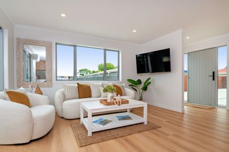 Photo of property in 11 Landing Road, Titirangi, Auckland, 0604