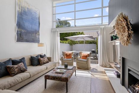 Photo of property in 12 Holly Road, St Albans, Christchurch, 8014