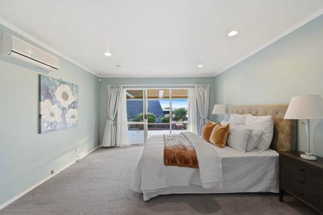 Photo of property in 33 Wiltshire Place, Somerville, Auckland, 2014