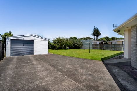 Photo of property in 11 Warkworth Grove, Bell Block, New Plymouth, 4312