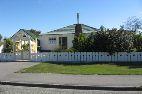 Photo of property in 15 Neal Street, Temuka, 7920